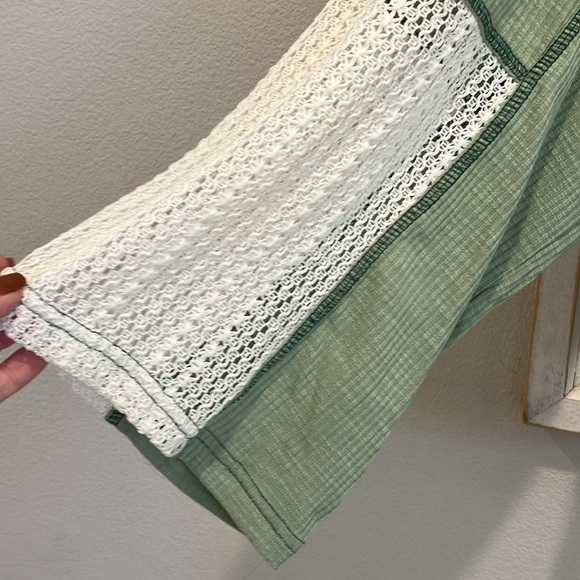 Crochet Detail Exposed Seam Oversized Top Pullover V Neck drop shoulder NWT - Picture 2 of 7